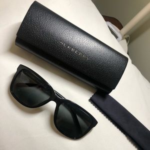 Burberry Woman Sunglasses